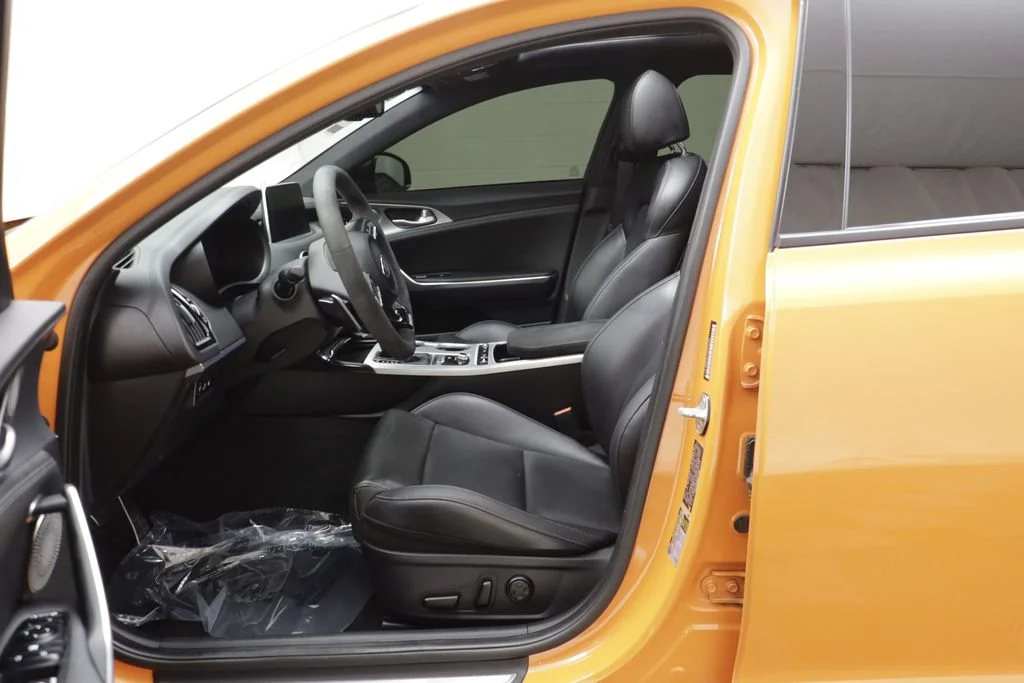 Used 2019 Orange Kia GTS image 5
