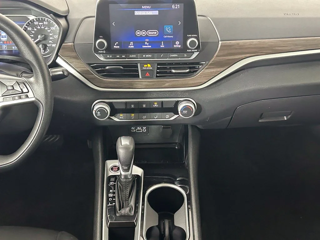Used 2024 Gray Nissan 2.5 SV image 2