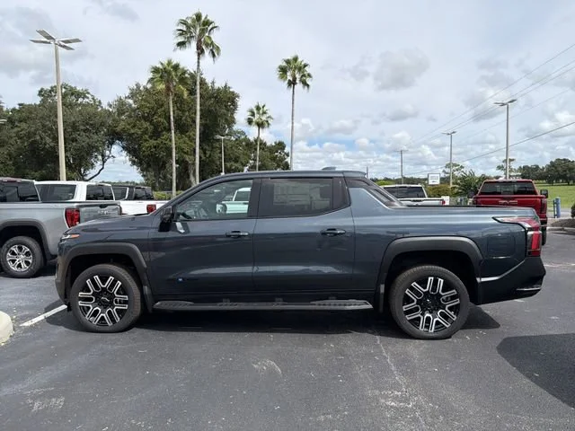 2026 Chevrolet Silverado EV LT - Photo 6
