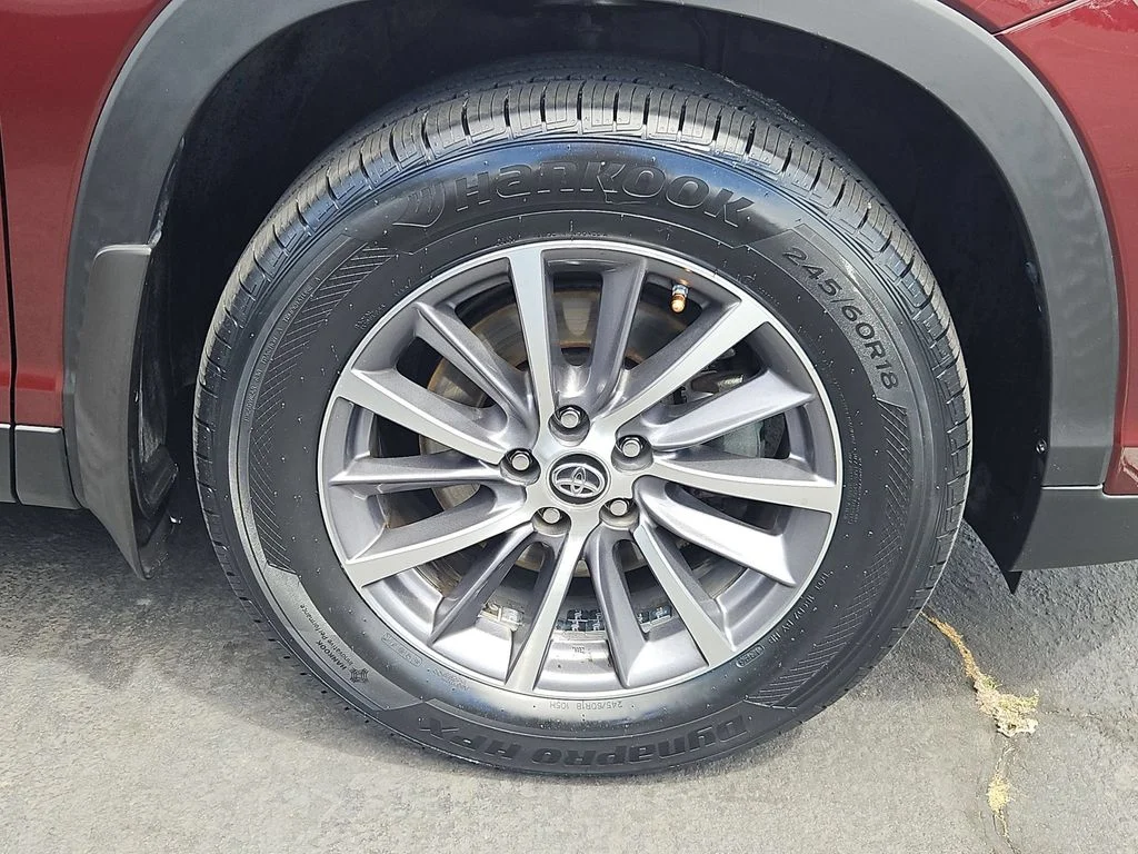 Used 2019 Salsa Red Pearl Toyota XLE image 30