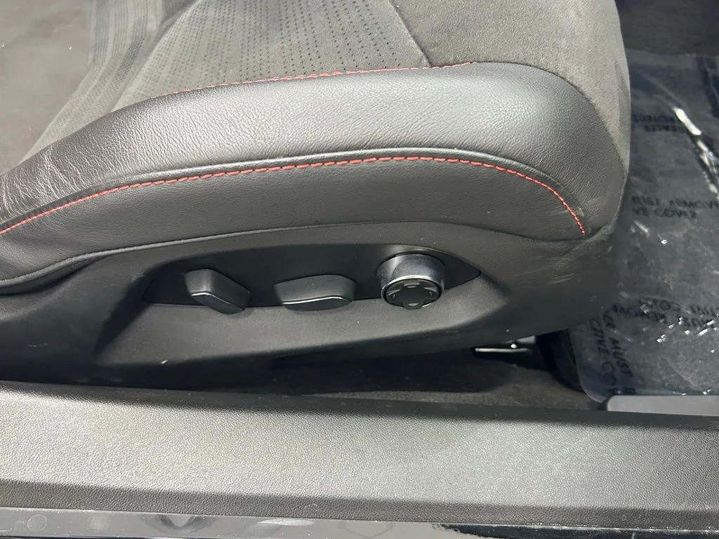 Certified Used 2023 Black Chevrolet Z06 image 31