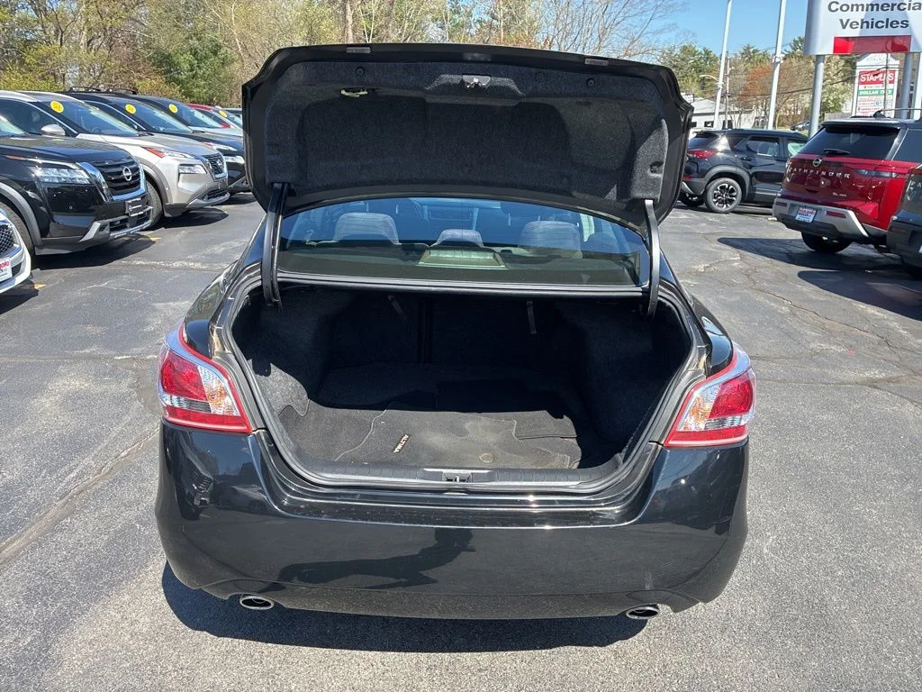 Used 2013 Black Nissan 2.5 SV image 9