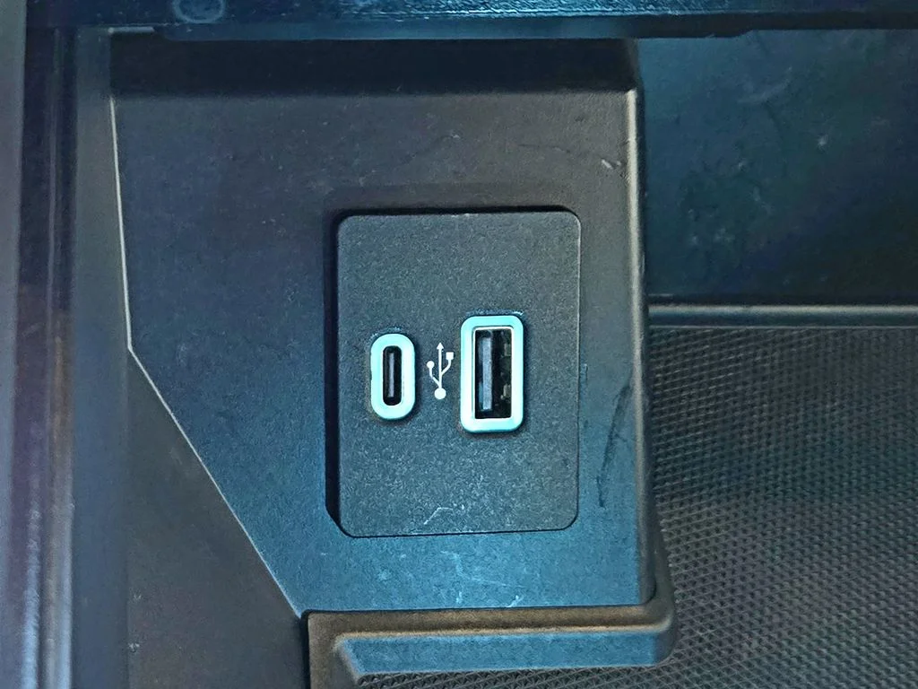 Used 2021  Ford Lariat image 21