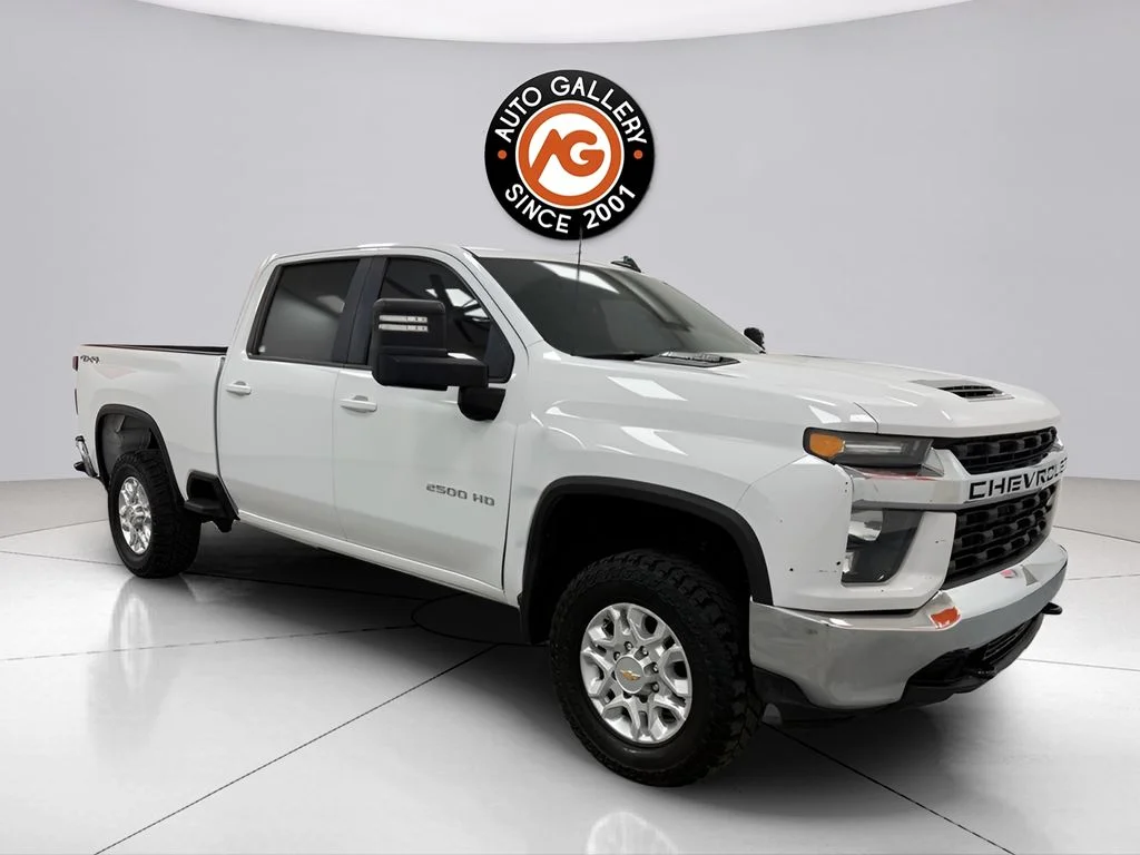 Used 2021 White Chevrolet LT image 1