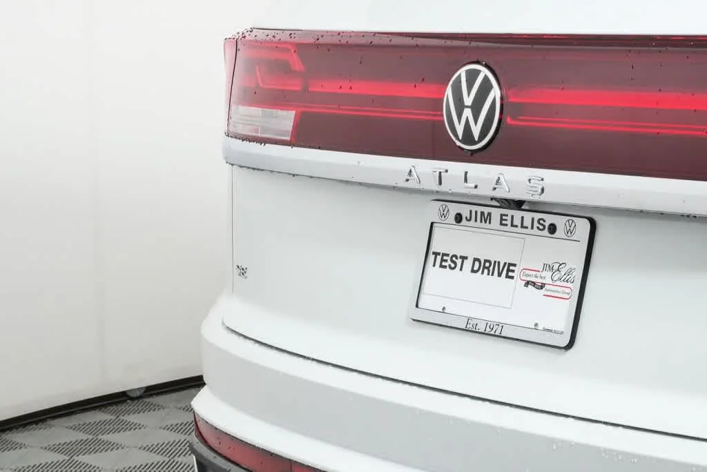 New 2026 Opal White Pearl Volkswagen 2.0T SE w/Technology image 35
