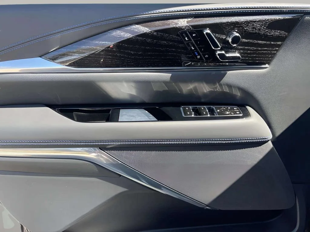 2025 Cadillac Escalade IQ Sport 1 - Photo 40