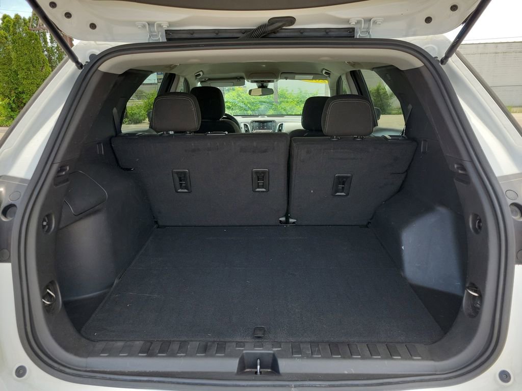 Used 2023 Summit White Chevrolet LS image 7