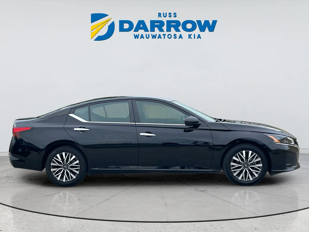 Used 2024 Black Nissan 2.5 SV image 6