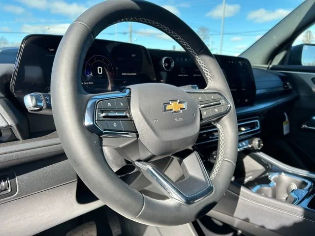 New 2026 Mosaic Black Metallic Chevrolet LT image 27