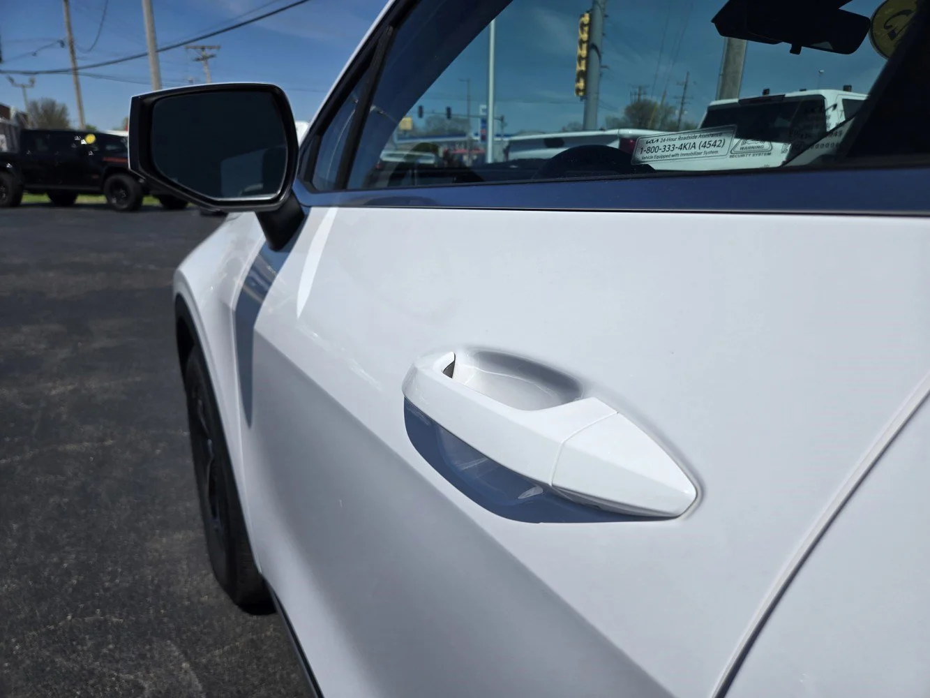 Used 2025 Glacial White Pearl Kia LX image 38