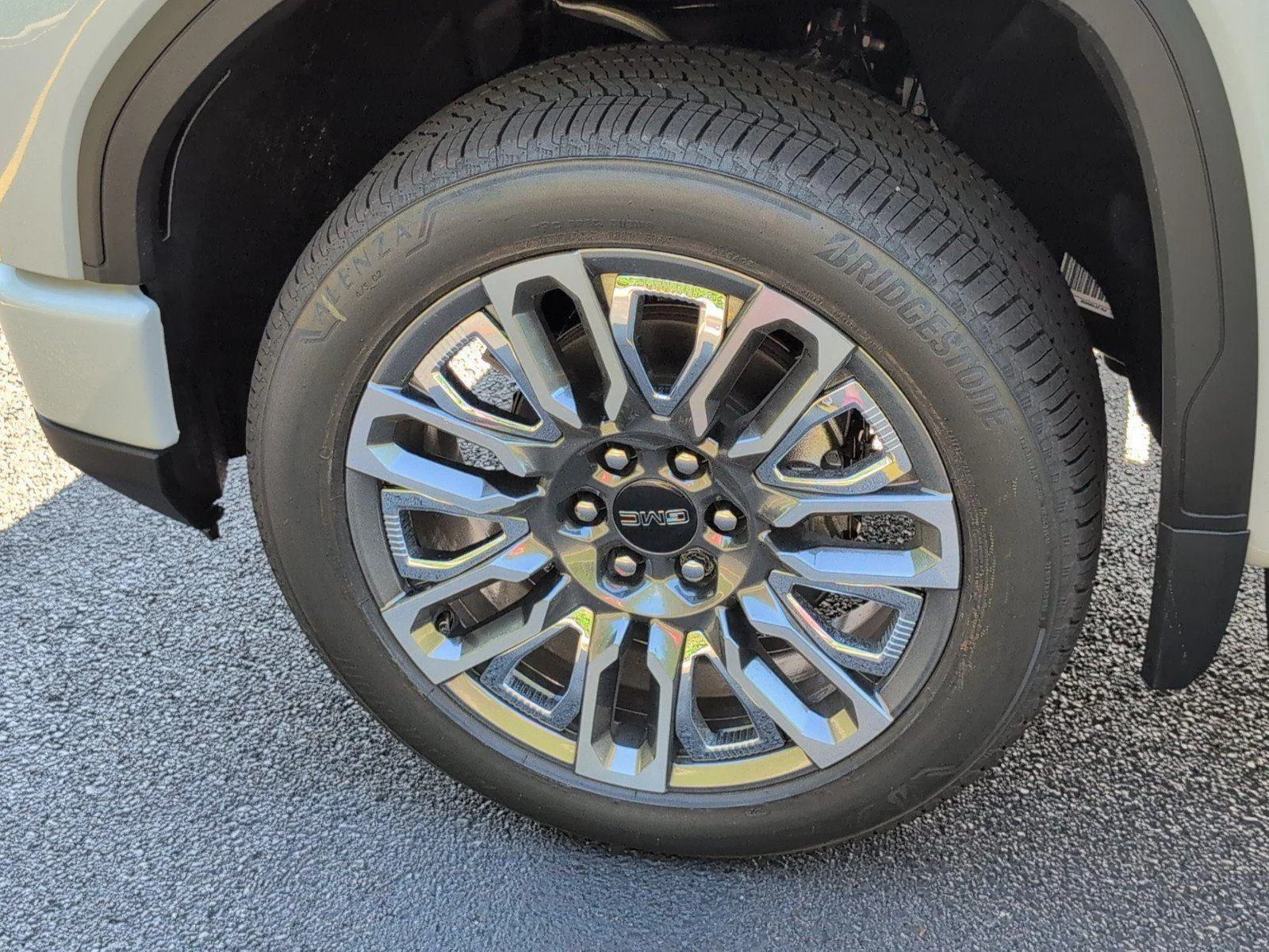New 2026 Glacier White Tricoat GMC Denali Ultimate image 11