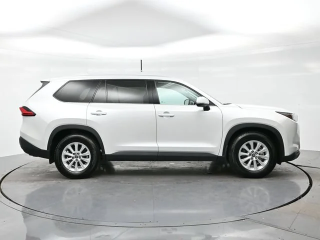 Used 2024 Wind Chill Pearl Toyota XLE image 8