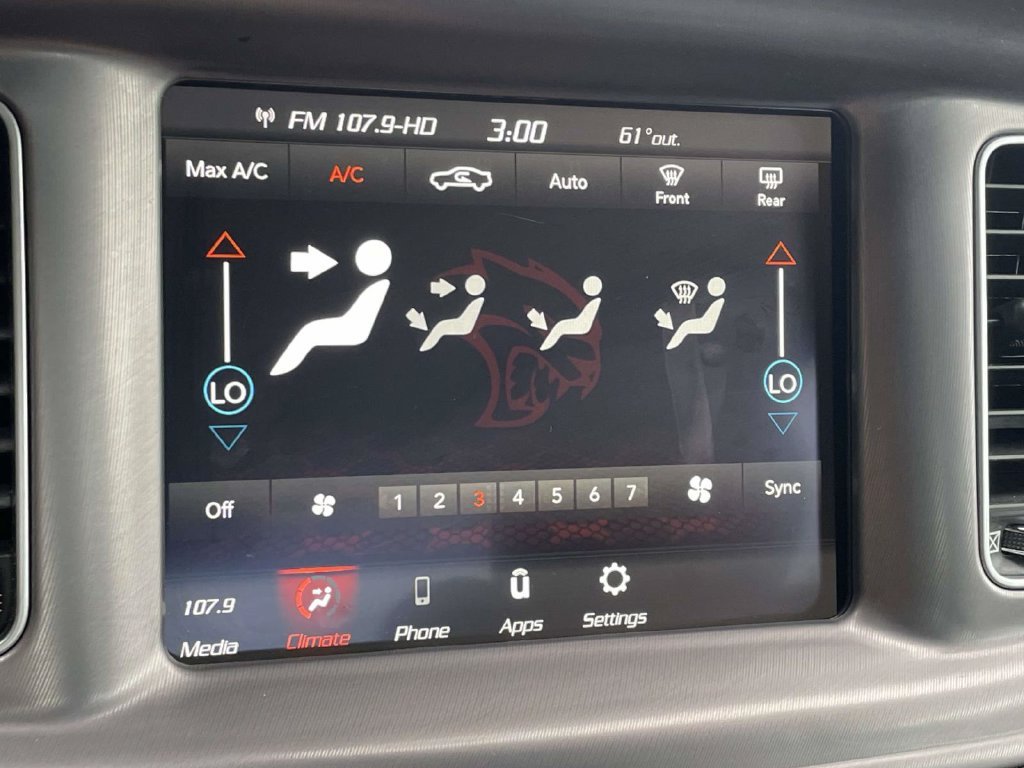 Used 2023 White Dodge SXT image 24