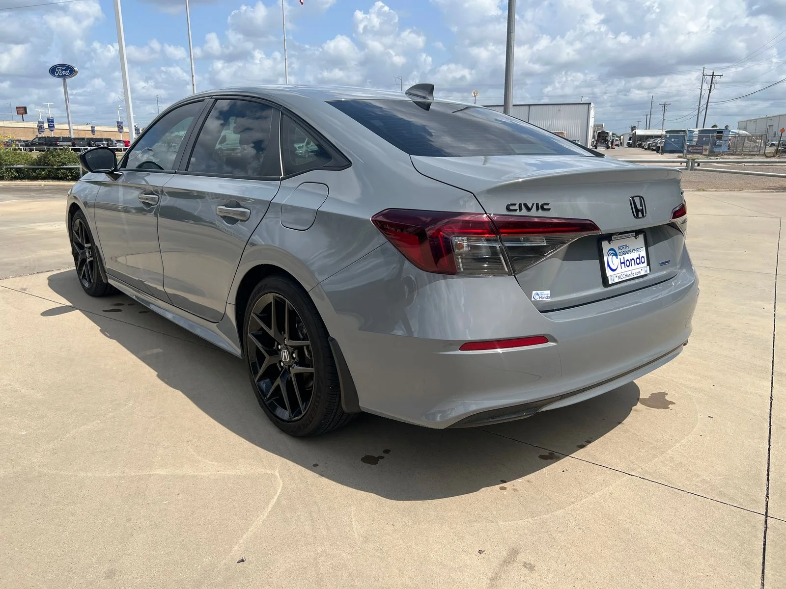 Used 2025 Urban Gray Pearl Honda 4D HYBRID SPORT image 3