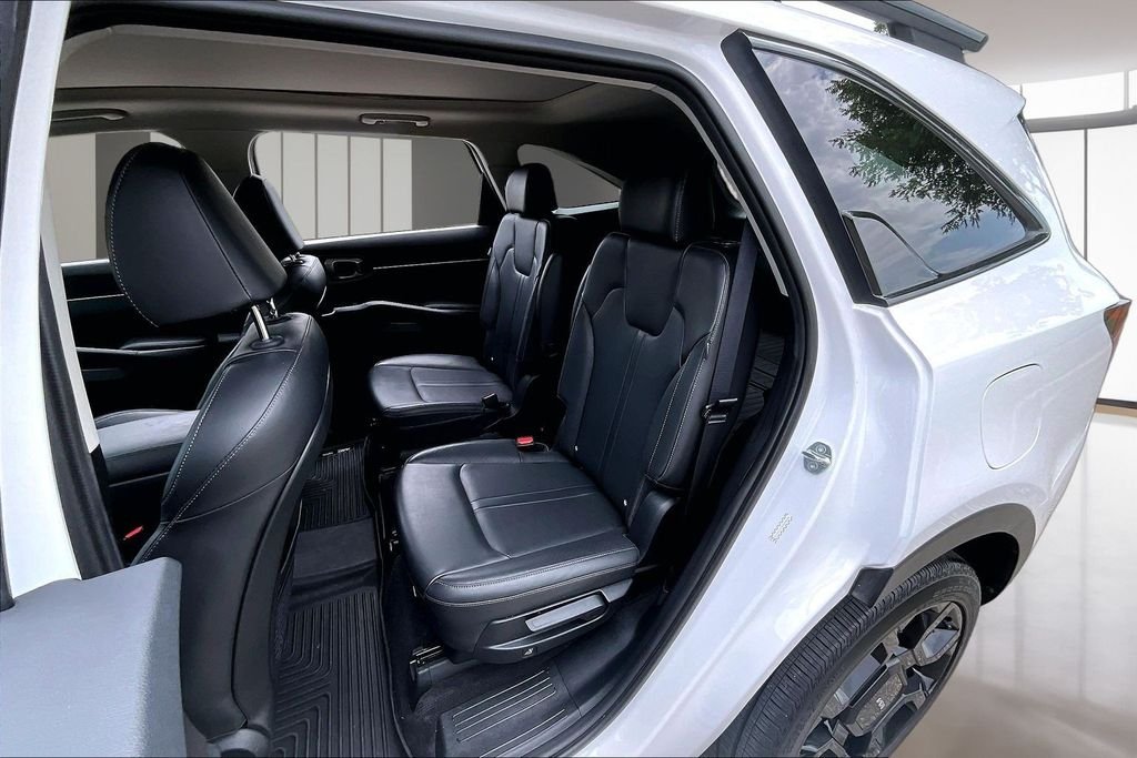 Used 2024 White Kia X-Line EX image 26
