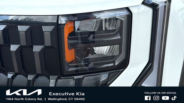 New 2027 Snow White Pearl Kia X-Line S image 7