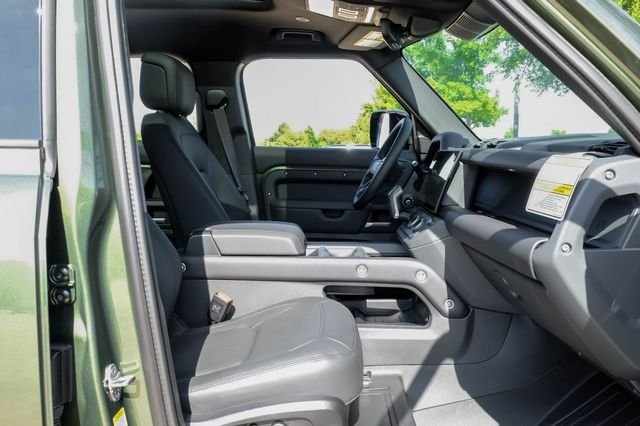 New 2026 Woolstone Green Metallic Land Rover X-Dynamic SE image 42