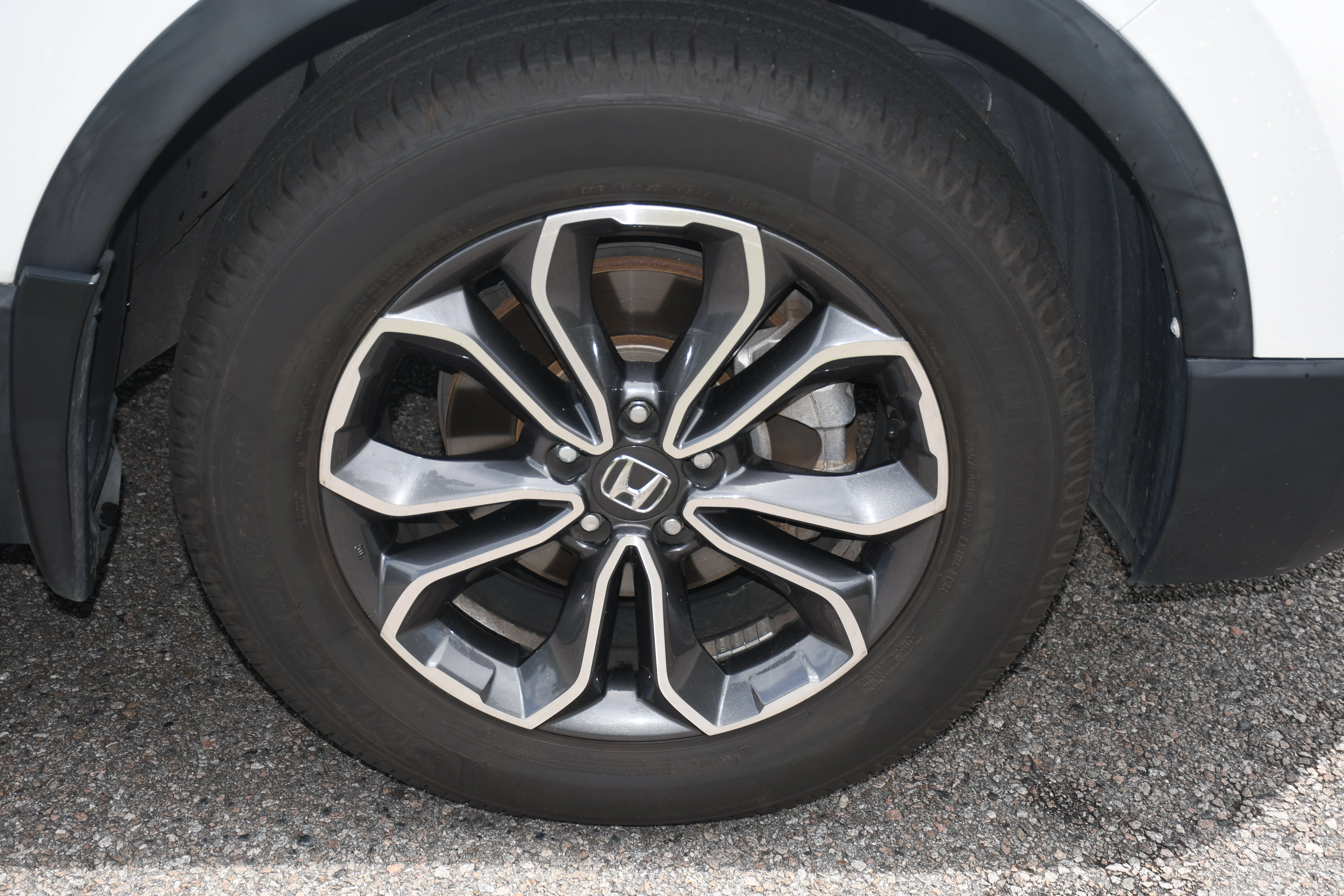 Used 2021 Silver Honda EX-L image 23