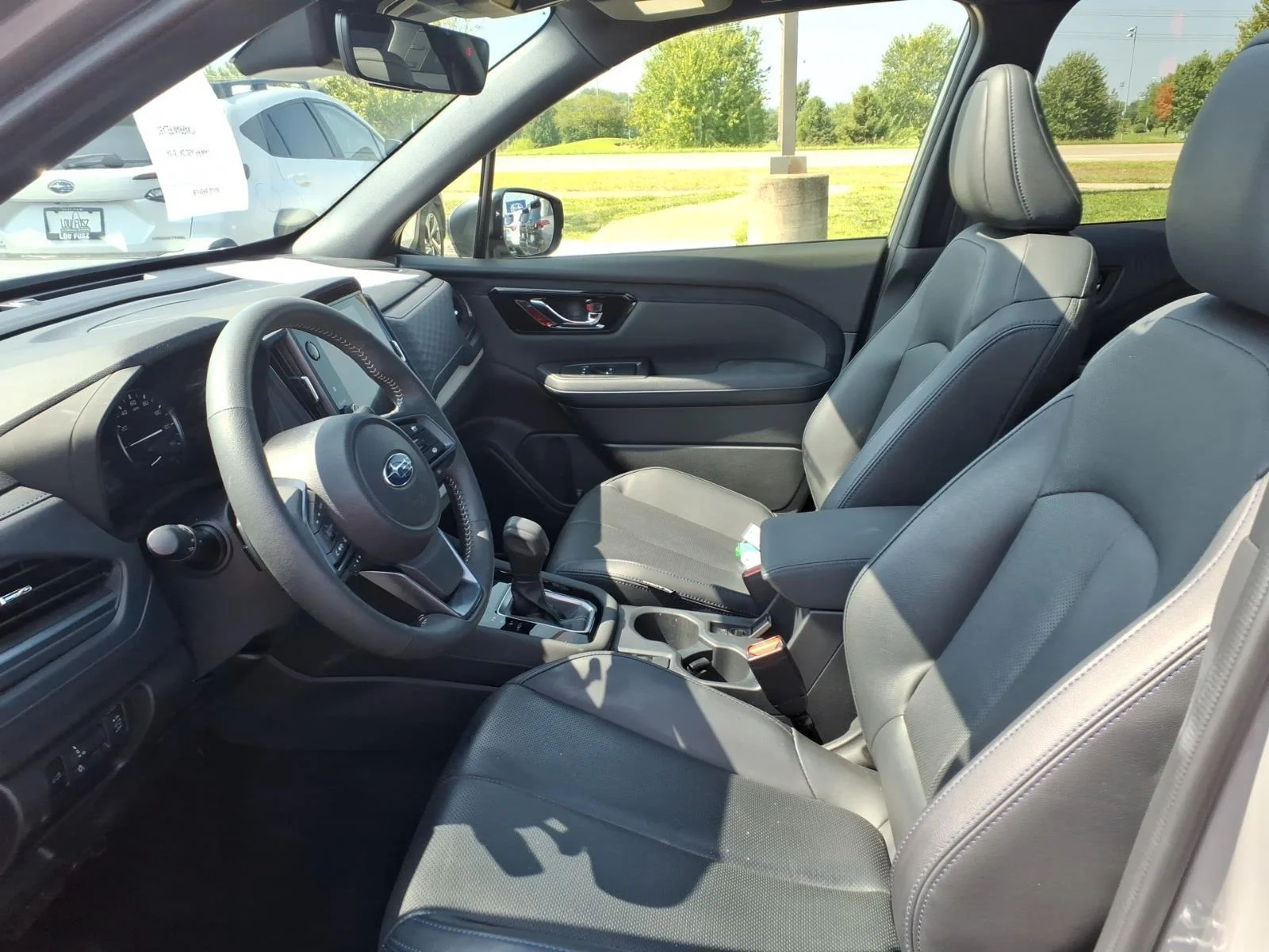 Used 2025 River Rock Pearl Subaru Limited image 24