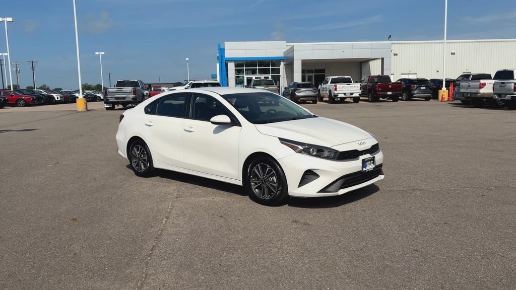 Used 2024 White Kia LXS image 2