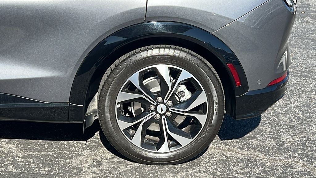 Used 2023 Gray Ford Premium image 7