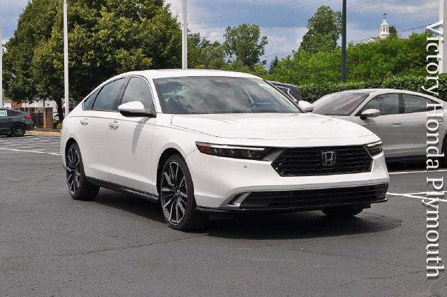 New 2026 Platinum White Pearl Honda Touring image 1