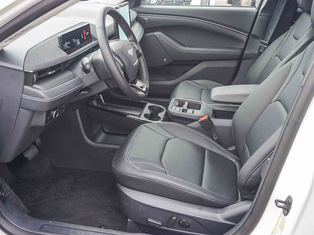 New 2026 Star White Metallic Tri-coat Ford Premium image 17