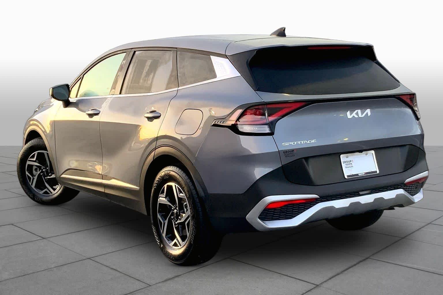 Used 2025 Everlasting Silver Kia LX image 11