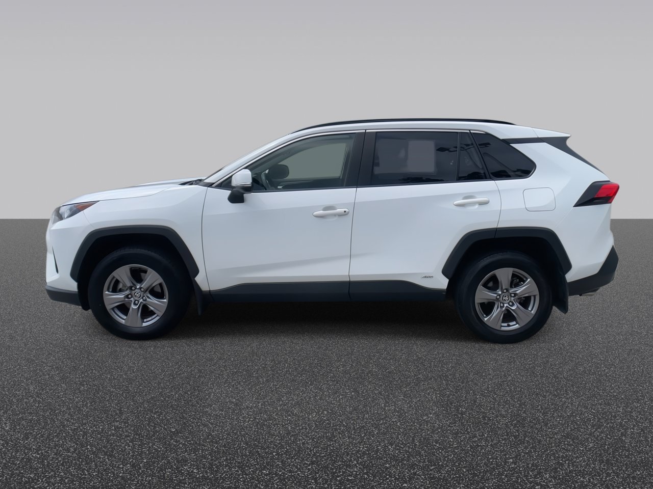 Used 2022 White Toyota Hybrid LE image 5