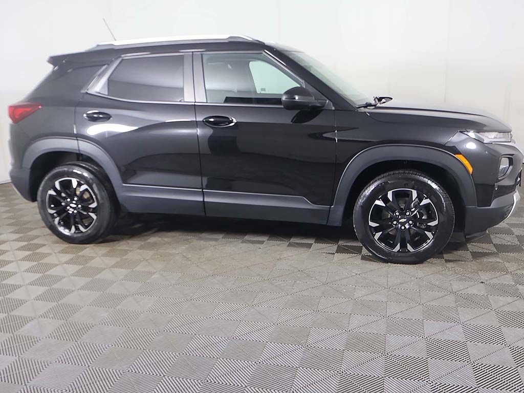 Used 2023 Black Chevrolet LT image 17