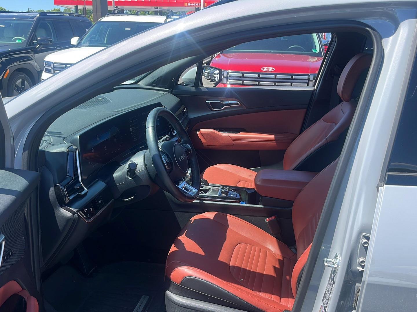 Used 2025 Wolf Gray Kia SX-Prestige image 9