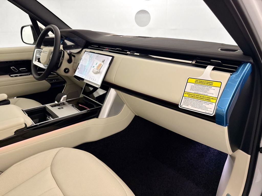 New 2026 Fuji White Land Rover SE image 31