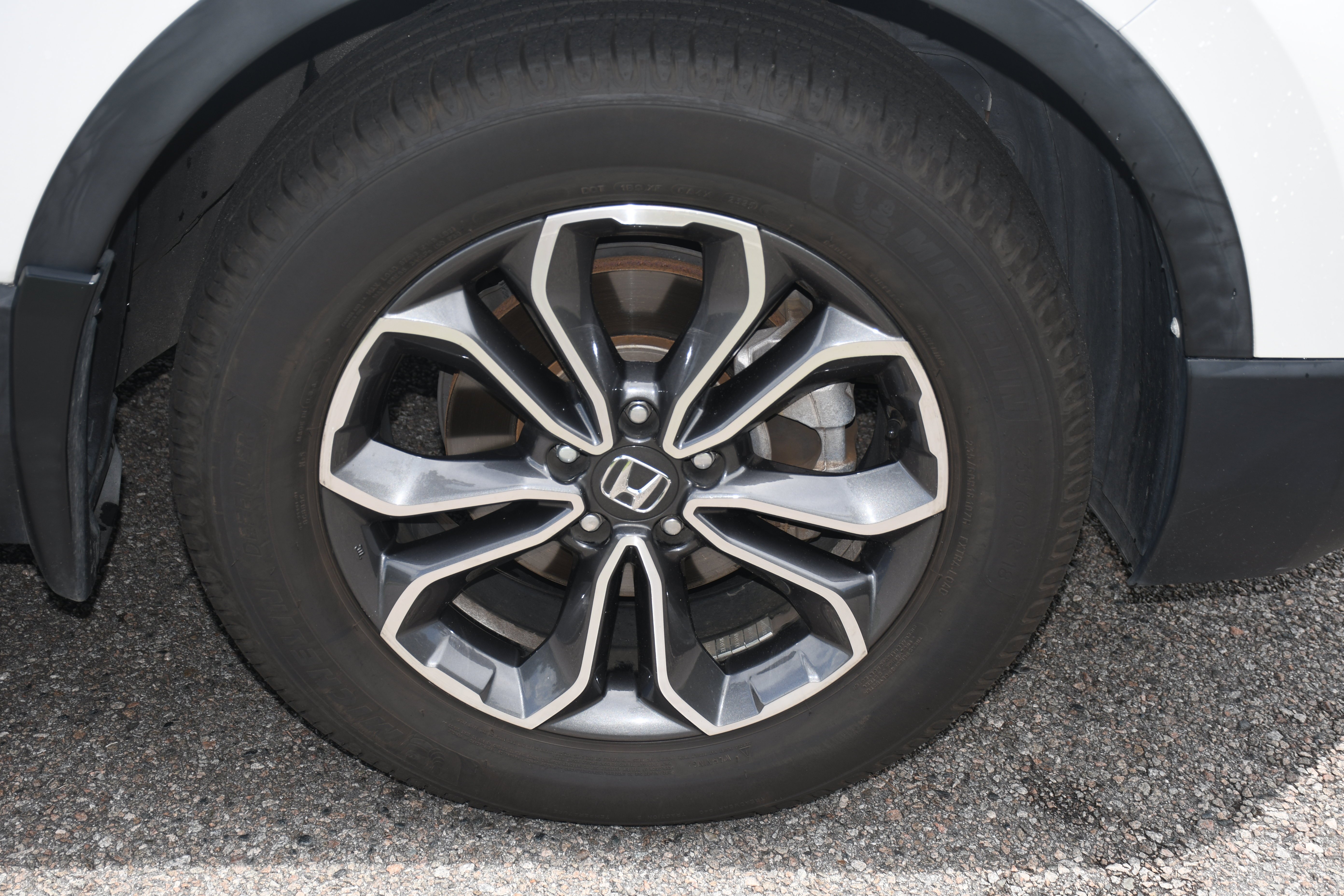 Used 2021 Silver Honda EX-L image 23