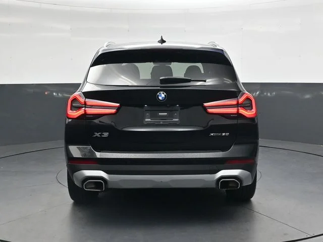 Used 2022 Black BMW xDrive30i image 5