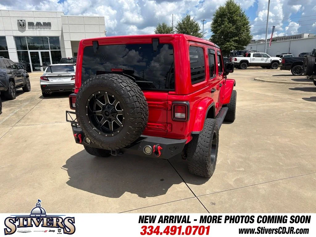 Used 2020 Red Jeep Unlimited Sahara Altitude image 11