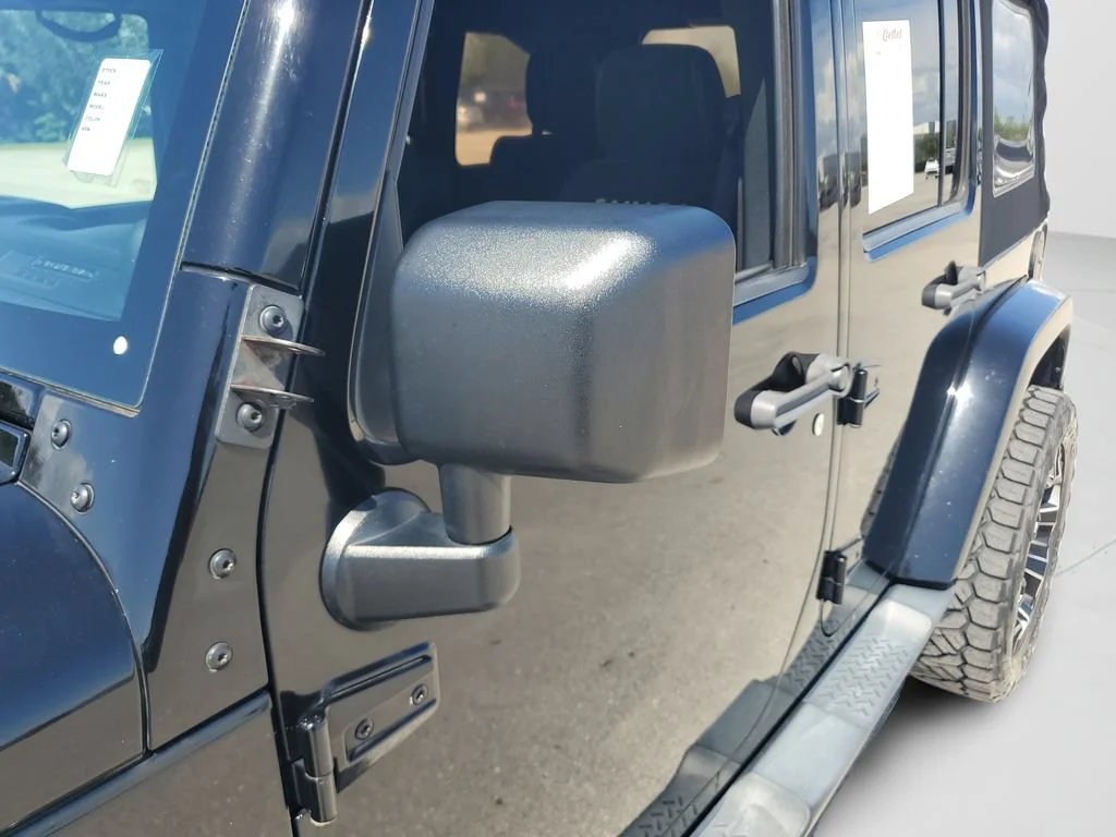 Used 2014 Black Jeep Sahara image 28