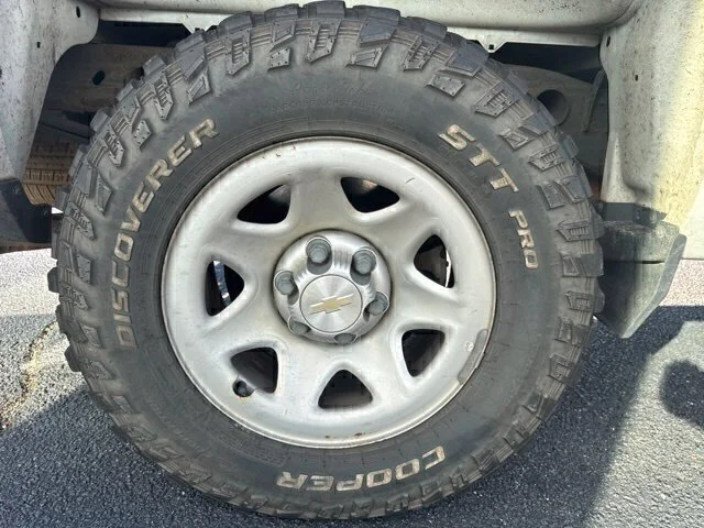Used 2019 White Chevrolet WT image 6