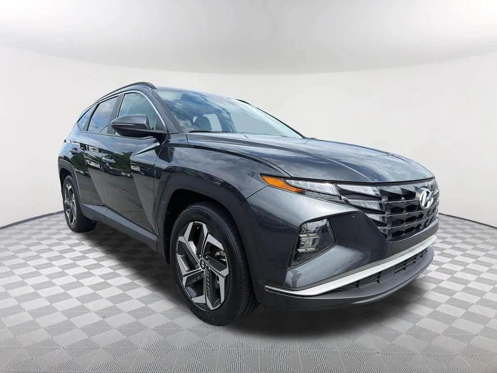 Used 2023 Gray Hyundai SEL image 3