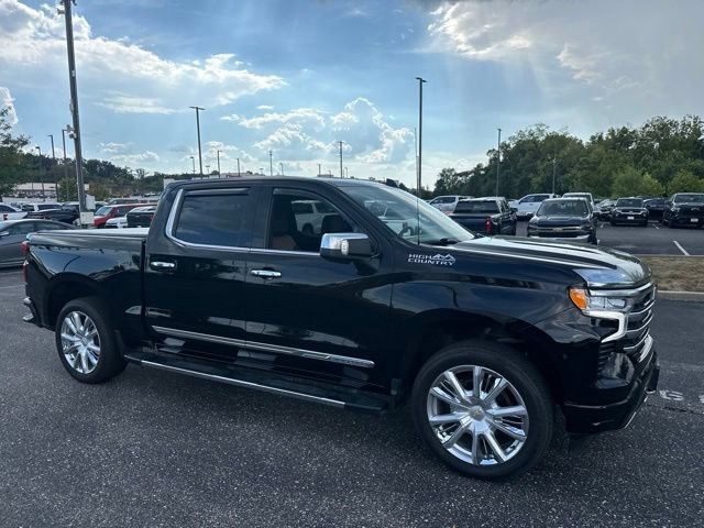 Used 2023 BLACK Chevrolet High Country image 3