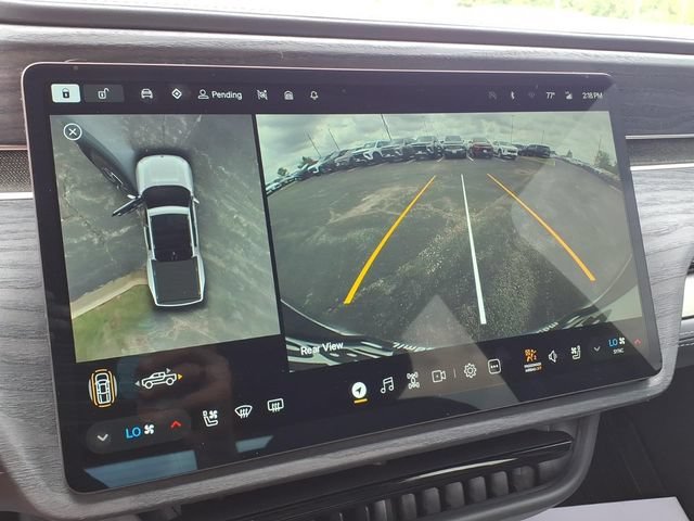 Used 2023  RIVIAN Adventure image 7