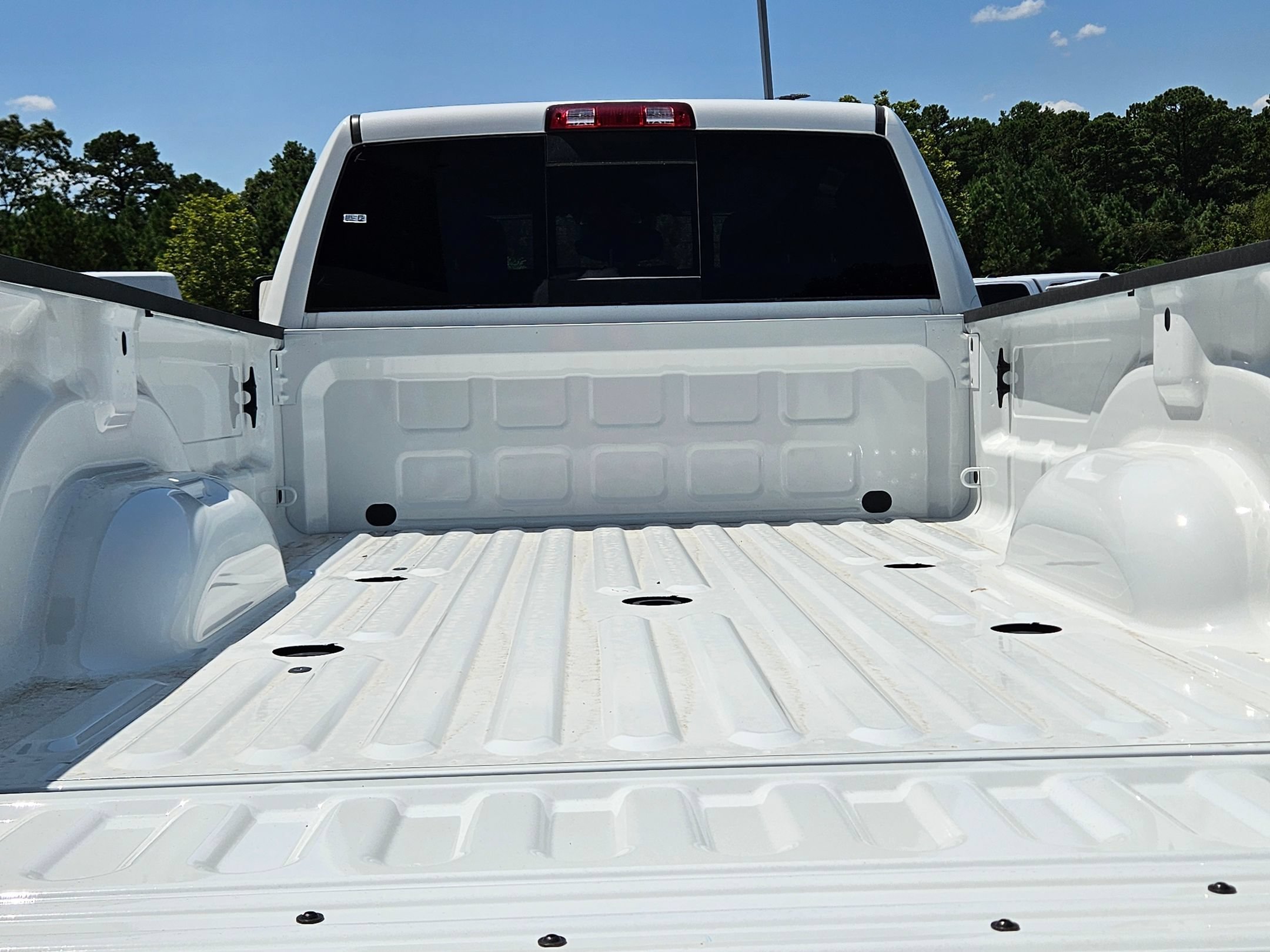 New 2026 Bright White Clear-Coat Exterior Paint RAM Tradesman image 26