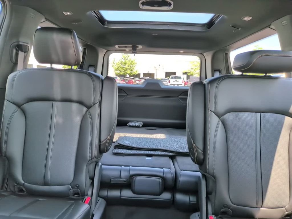 New 2026 Bright White Clear-Coat Exterior Paint Jeep  image 24