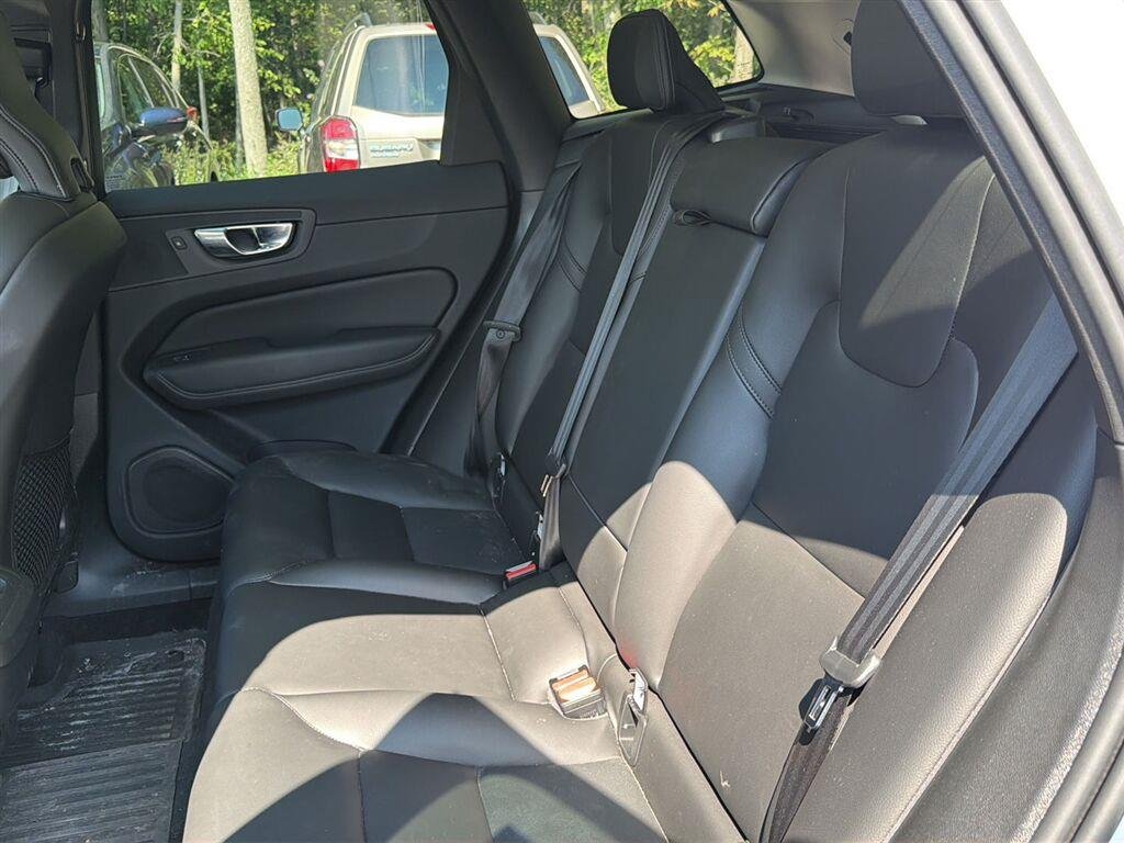 Used 2025 Crystal White Metallic Volvo Core image 15