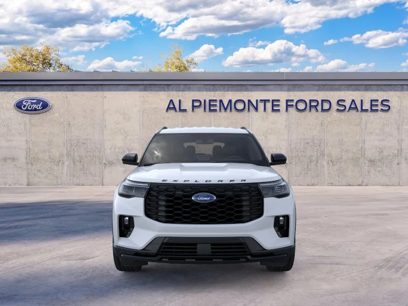 New 2026 Space White Metallic Ford ST-Line image 6