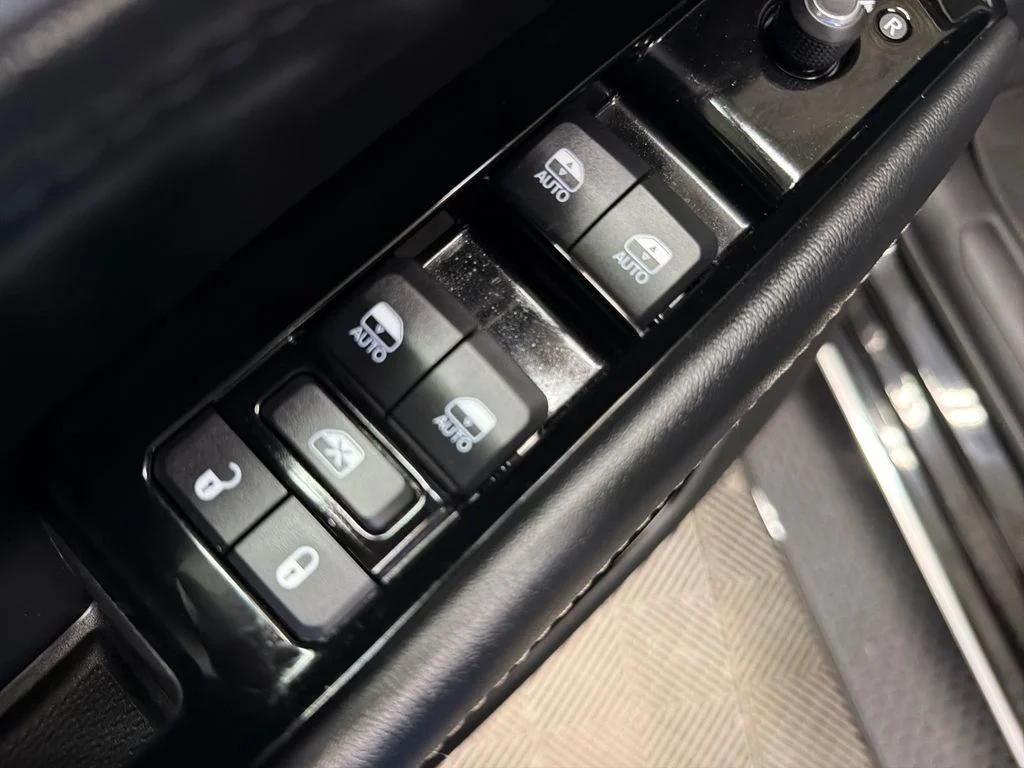Certified Used 2025 Black Jeep Base image 17