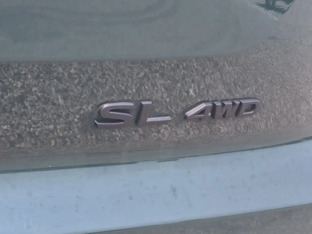 Used 2023 Obsidian Green Pearl/Super Black Nissan SL image 23
