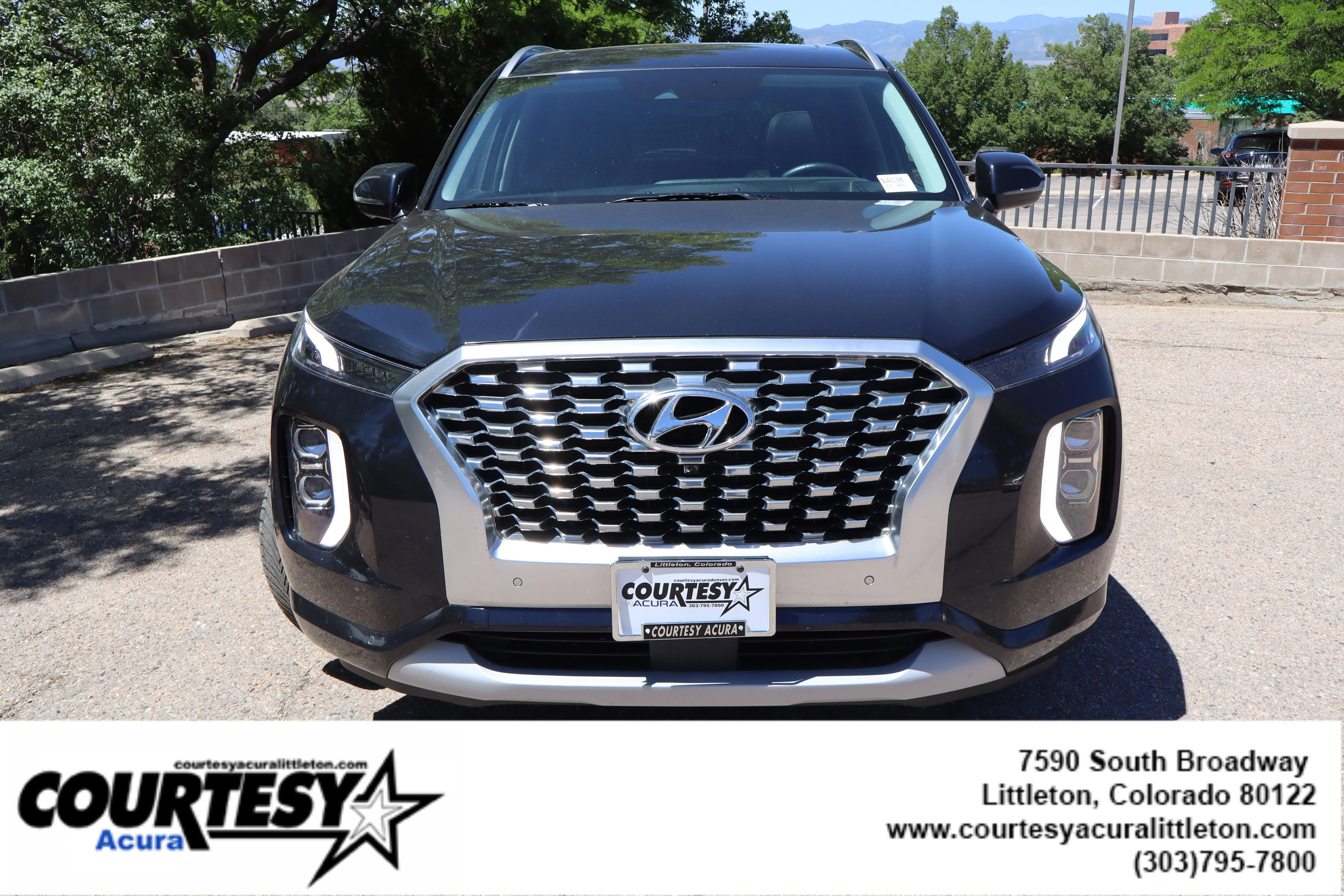 Used 2022 Moonlight Cloud Hyundai Limited image 2