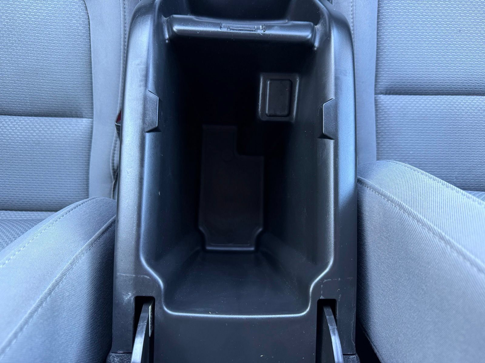 Used 2020 SUMMIT WHITE Chevrolet 4WD LT image 24