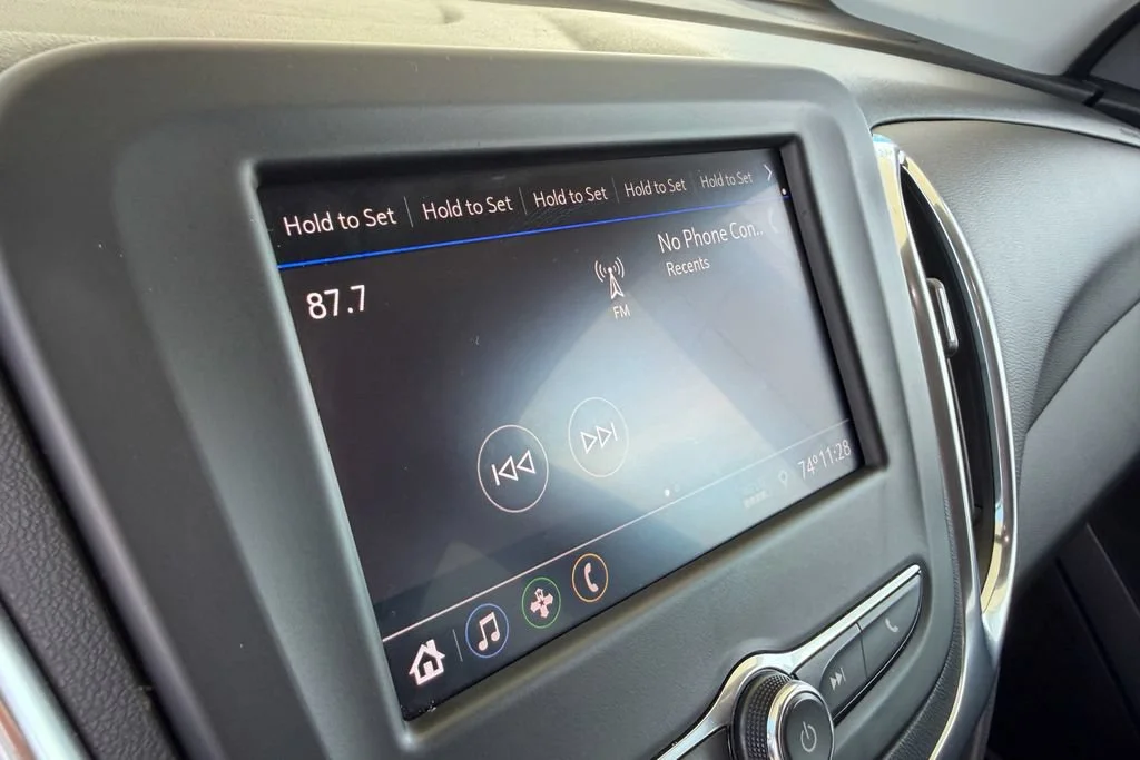Used 2021 MOSAIC BLACK METALLIC Chevrolet LT image 17