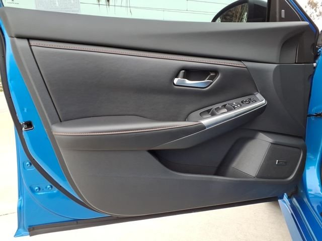 Used 2022 Blue Nissan SR image 13